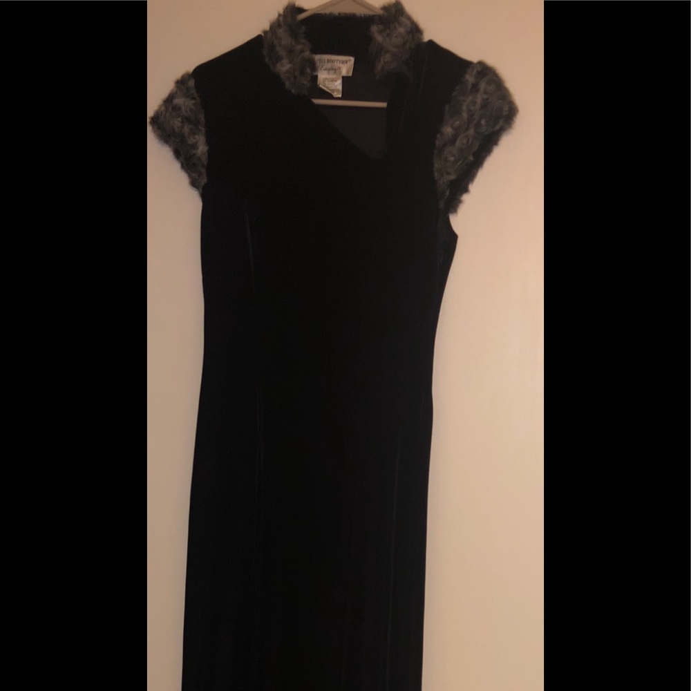 Black velvet gown w grey rosette/faux fur accent